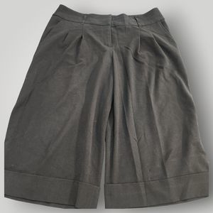 Ann Taylor LOFT Women's 12 BLACK "Ann" Pleated Cuffed Capri Pants